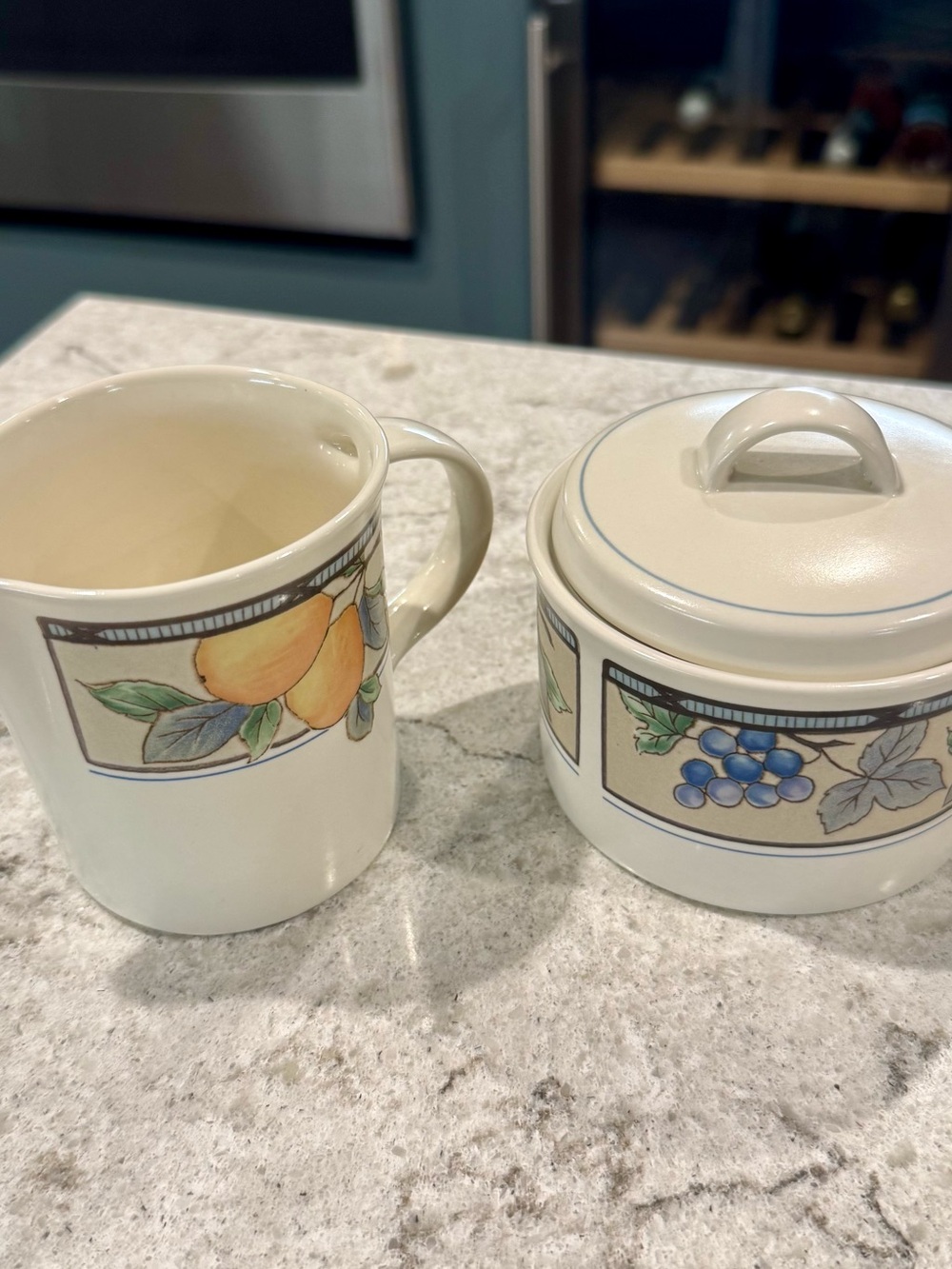 Mikasa Intaglio Garden Harvest CAC29 Creamer & Sugar Set 2pc EUC